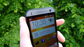 Illustration for article titled HTC One Mini 2 Review: Premium Looks for Smaller Pockets